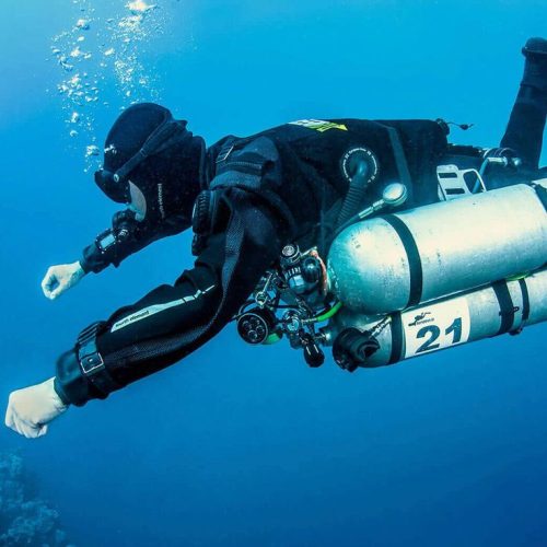 Sidemount Scuba Tanks Guide (Expert Diving Advice)